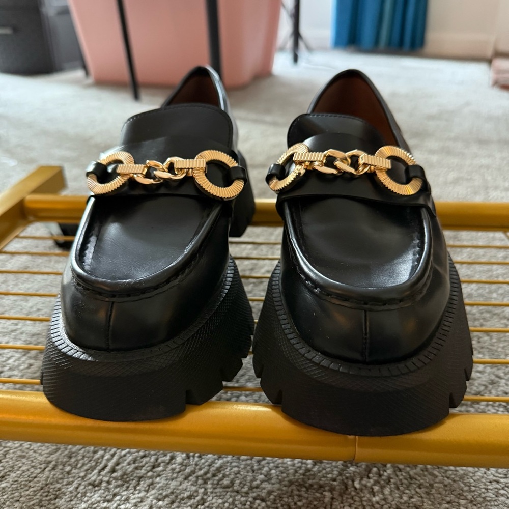 New Zara Chunky Loafers with Gold Chain Size 36 - Picture 4 of 8